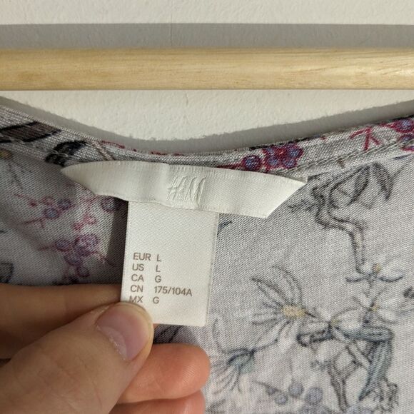 H&M Gray Floral stretch Jersey Knit Wrap Blouse Top Women's Size Large - Picture 5 of 6